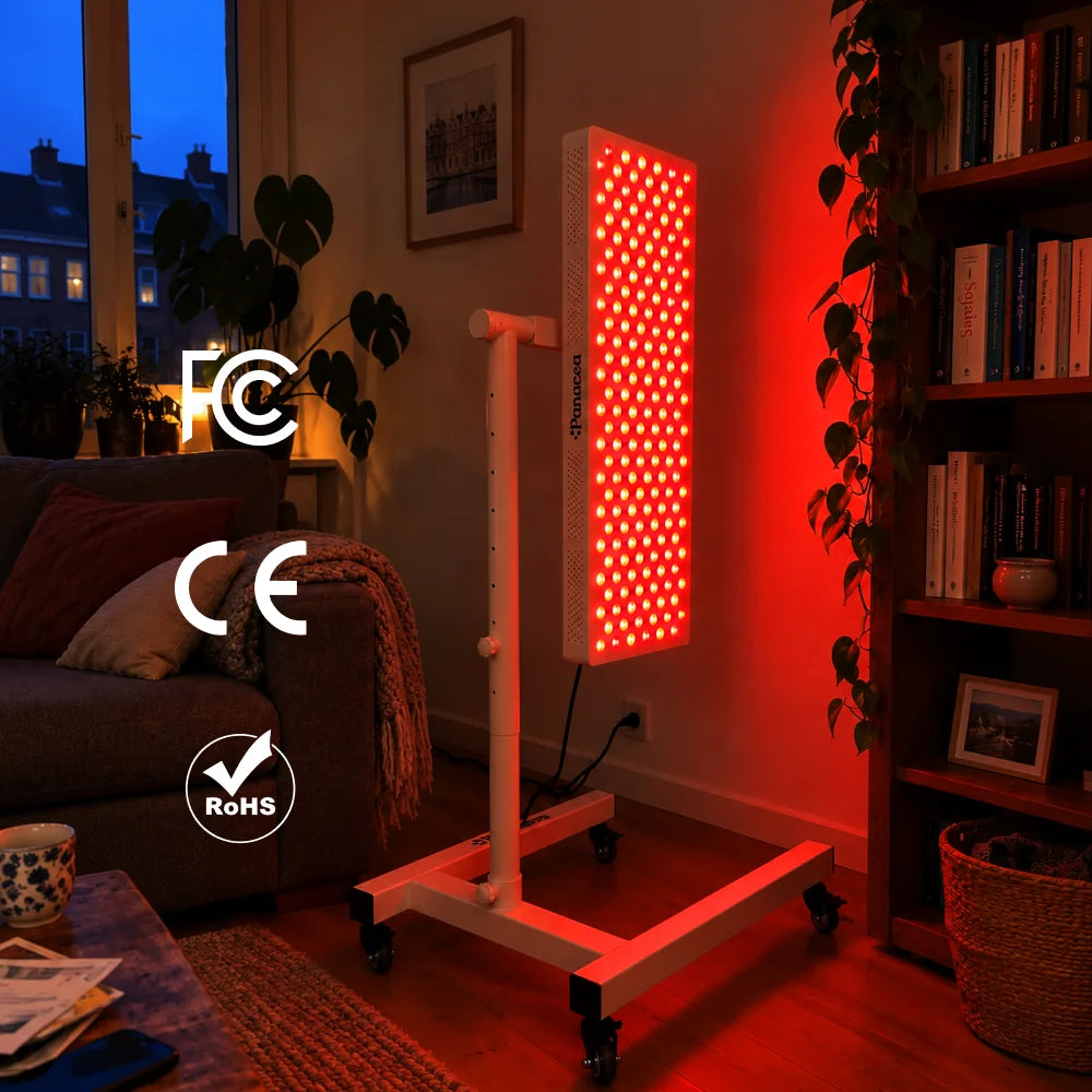 ATP Pure 1500 op de verrijdbare standaard in een woonkamer met rood licht aan, FCC-, CE- en RoHS-gecertificeerd